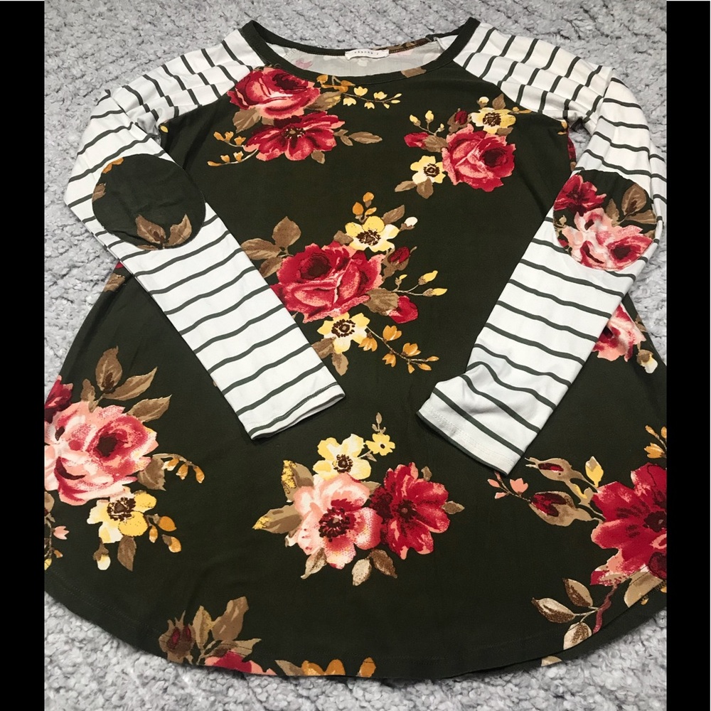 Super soft long sleeve floral  boutique top